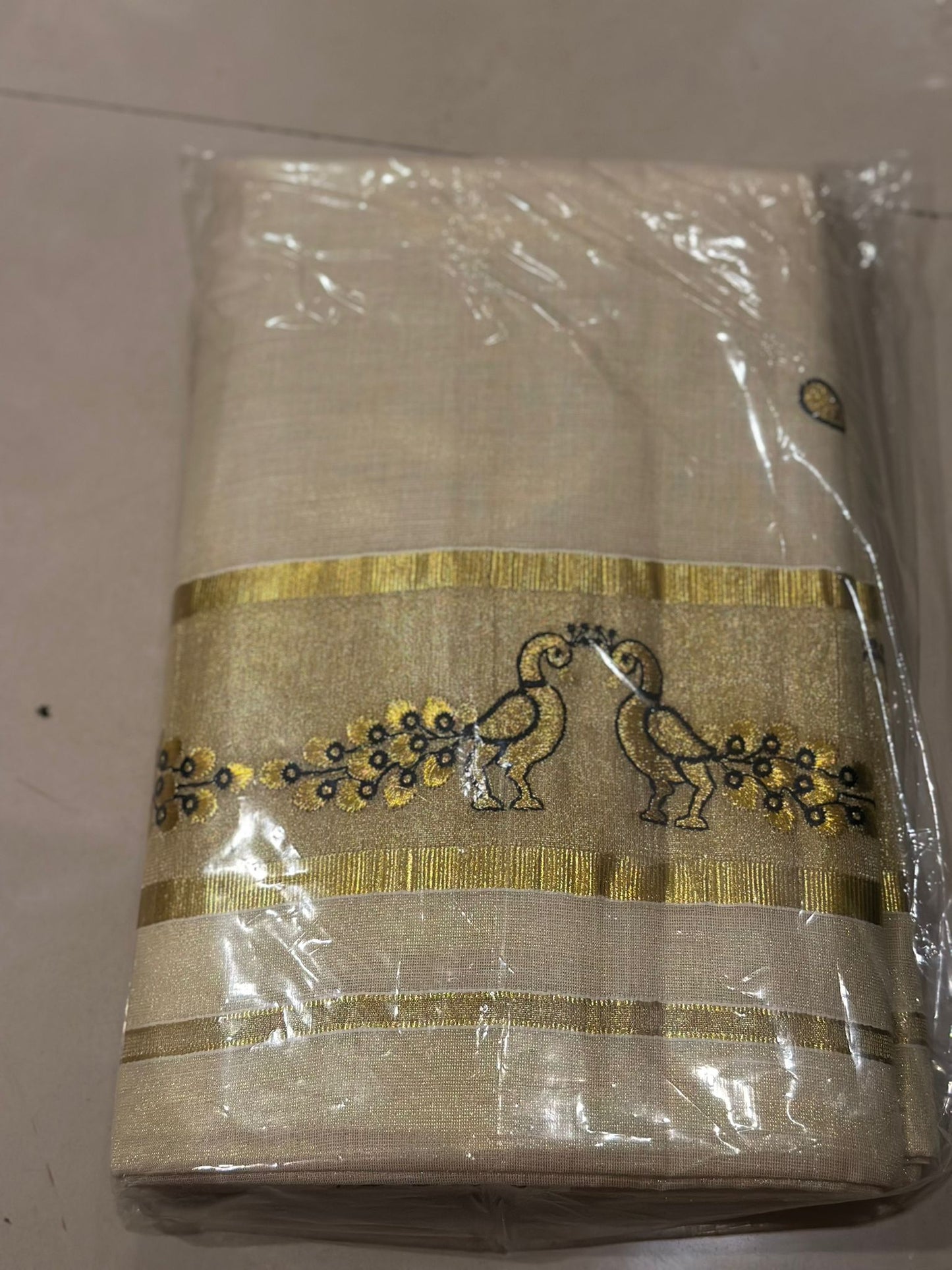 Premium handloom Elegant kasavu saree